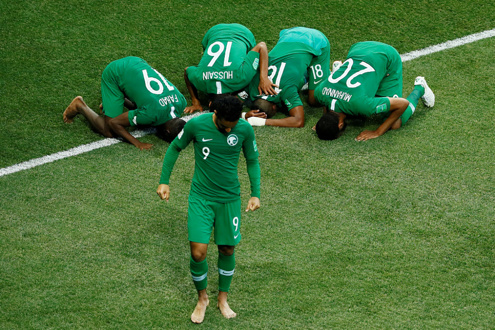 突尼斯主教练因重用后备阵容备受瞩目