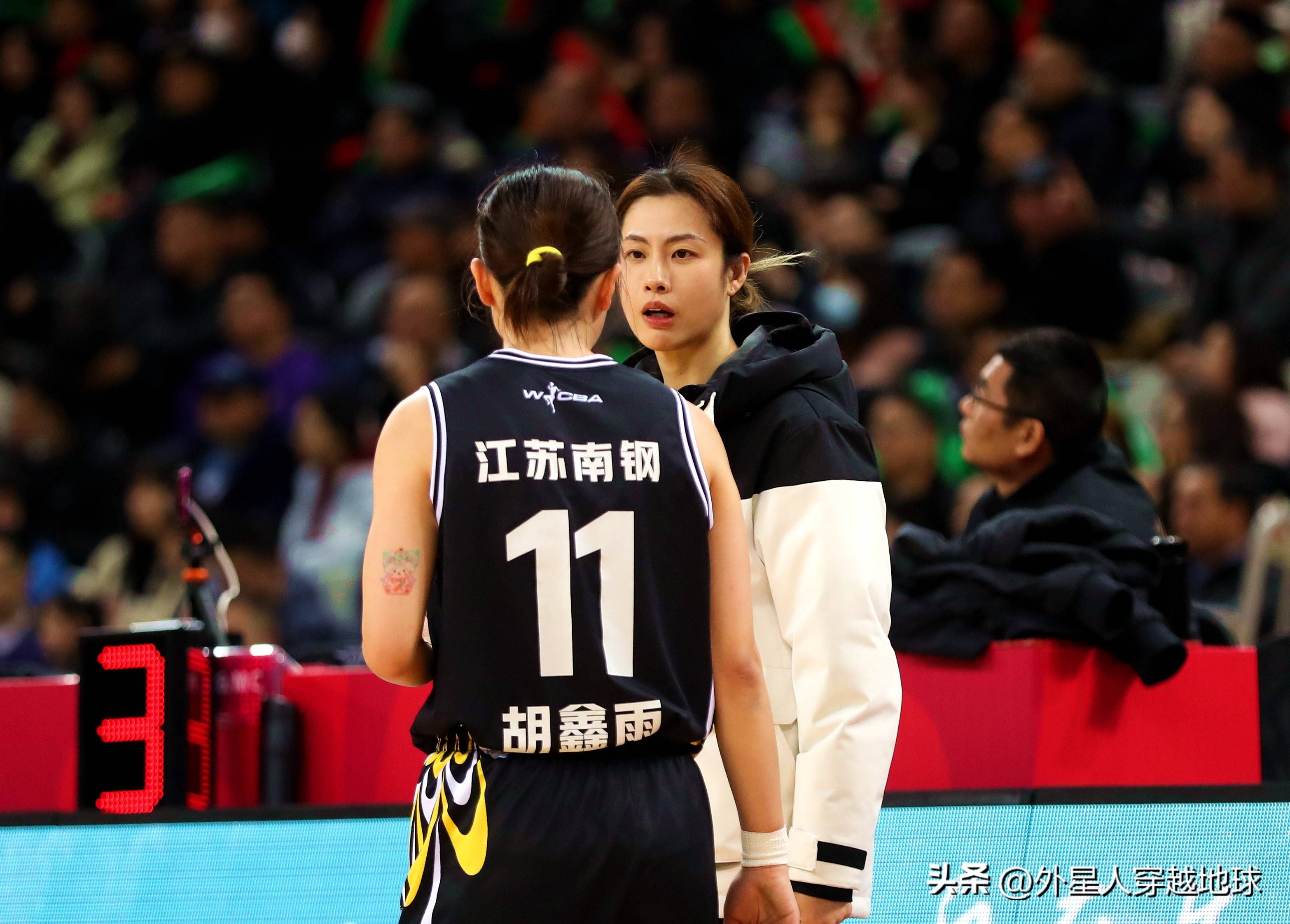 江苏女篮轻取对手成功晋级！