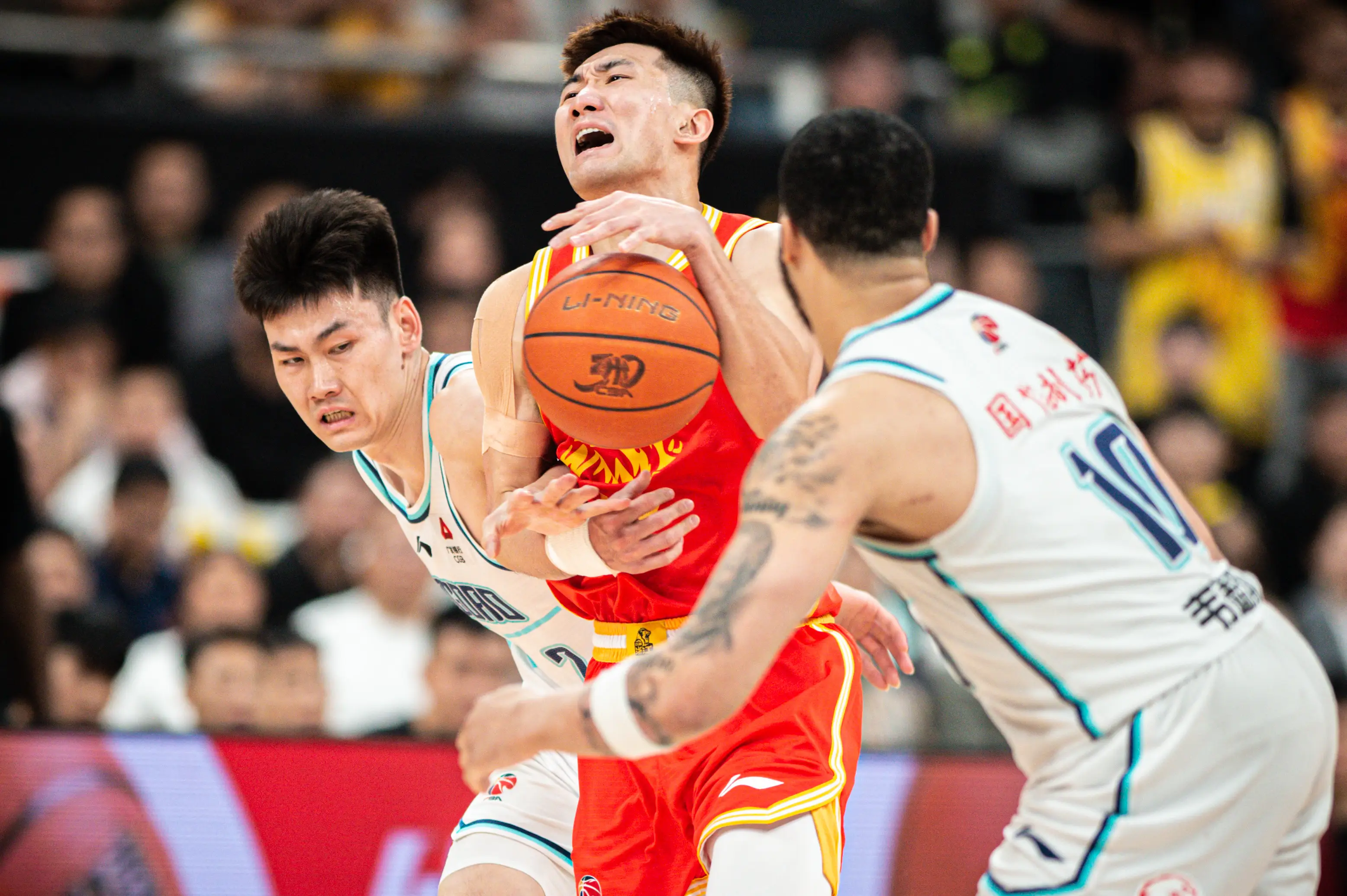 青岛队主场击败黑龙江,喜获胜利 青岛队主场击败黑龙江,喜获胜利