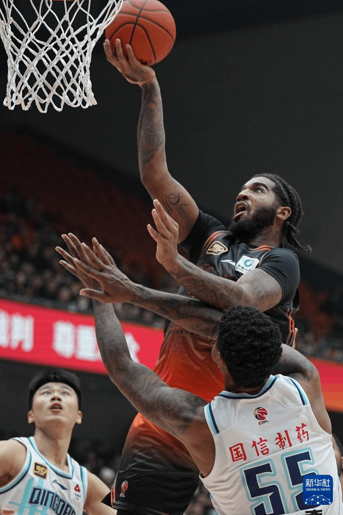 青岛队主场击败黑龙江,喜获胜利 青岛队主场击败黑龙江,喜获胜利